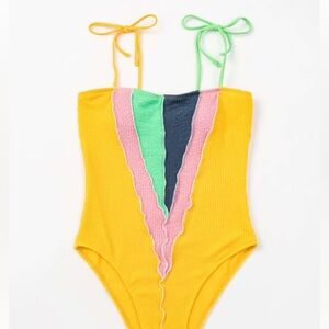 Woman’s very light weight cool bathing suit